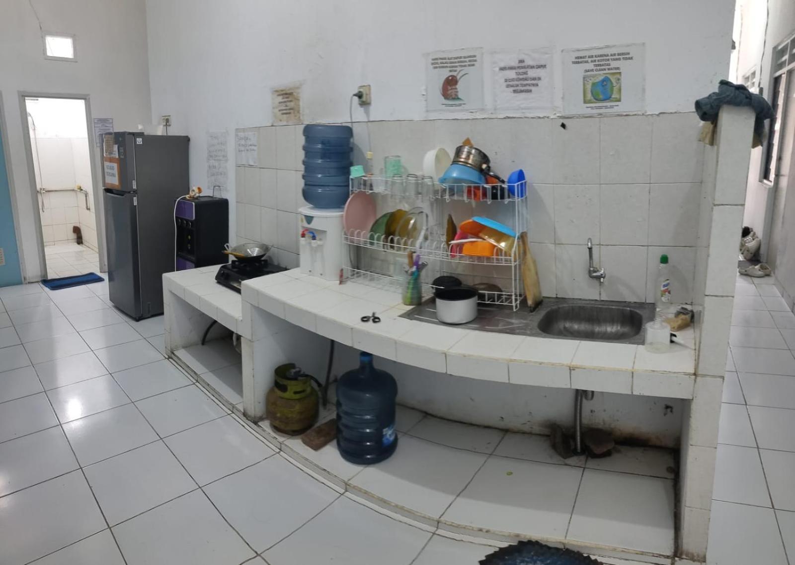 Wanita Putri Salju Hotel Semarang